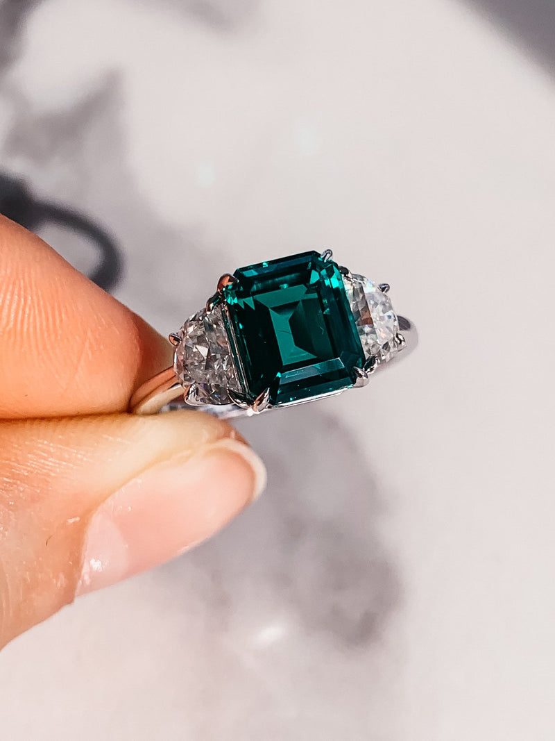 3.0CT Emerald Moissanite Green Three Stones Engagement Ring