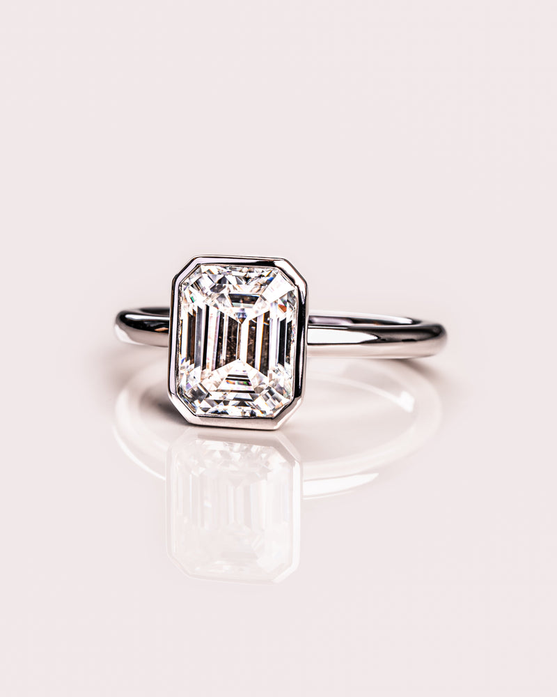 1.0-2.30  CT Emerald  CVD Diamond Bezel Solitaire Engagement Ring