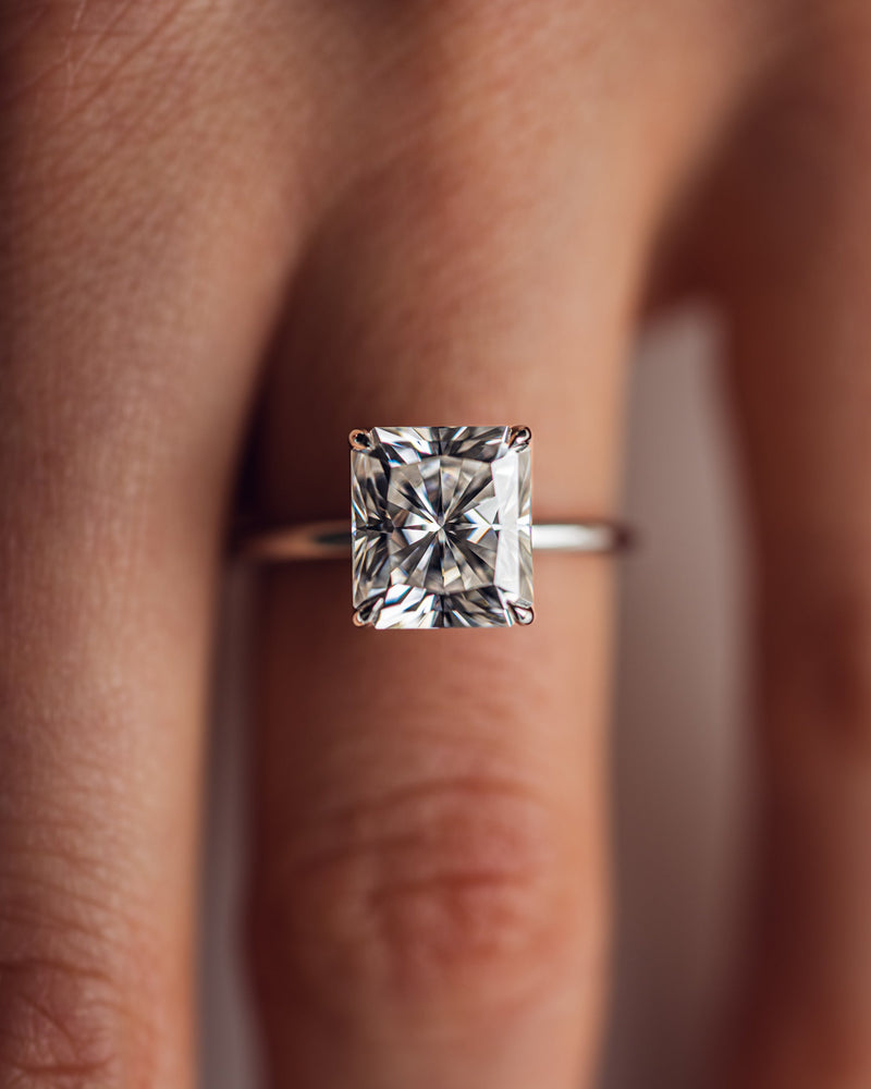 1.43 - 3.43 CT Radiant CVD Diamond Solitaire Engagement Ring