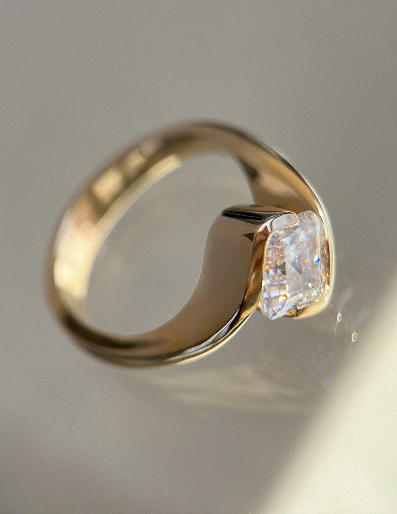 1.0CT-2.0CT Asscher Cut Moissanite Antique Engagement Ring