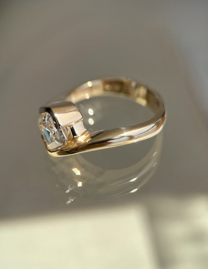 1.0CT-2.0CT Asscher Cut Moissanite Antique Engagement Ring