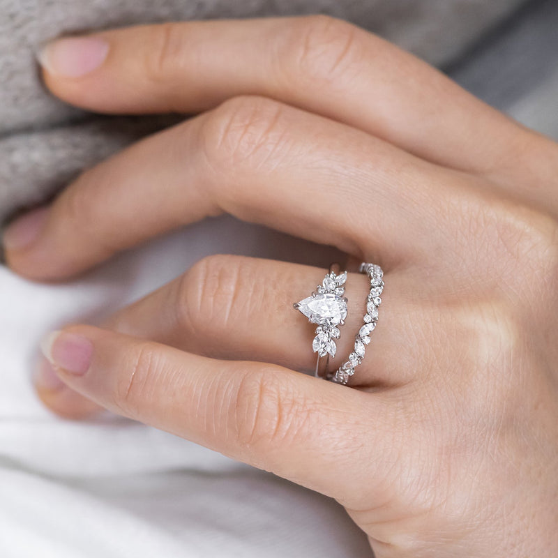 1.33CT Pear Cut Moissanite Cluster Engagement Ring