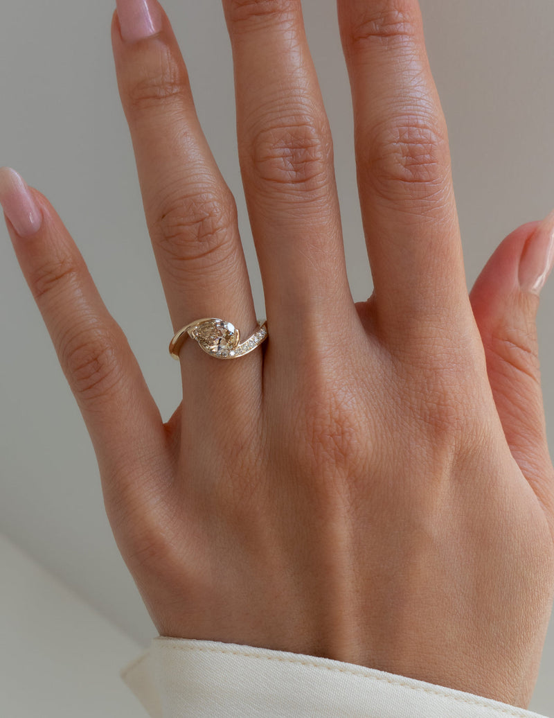 1.50CT-2.50CT Yellow Pear Cut Moissanite Diamond Antique Engagement Ring