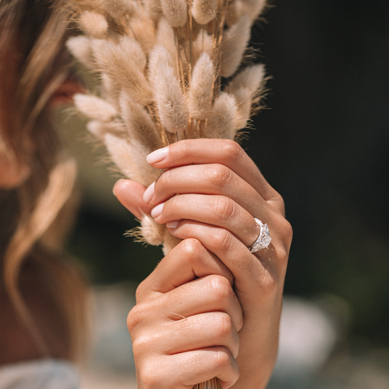 1.25CT Round Cut Cluster Moissanite Engagement Ring