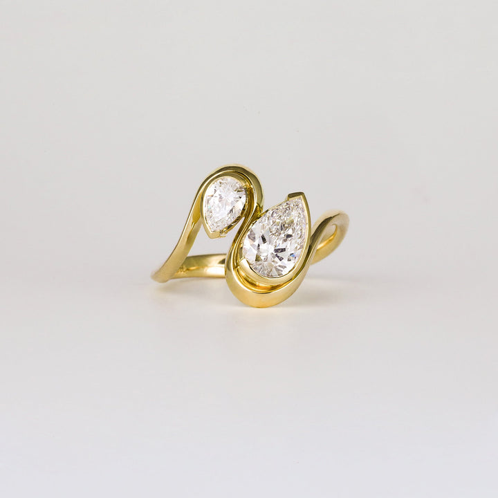 1.0CT-2.0CT Pear Cut Moissanite Unique Diamond Two Stone Engagement Ring