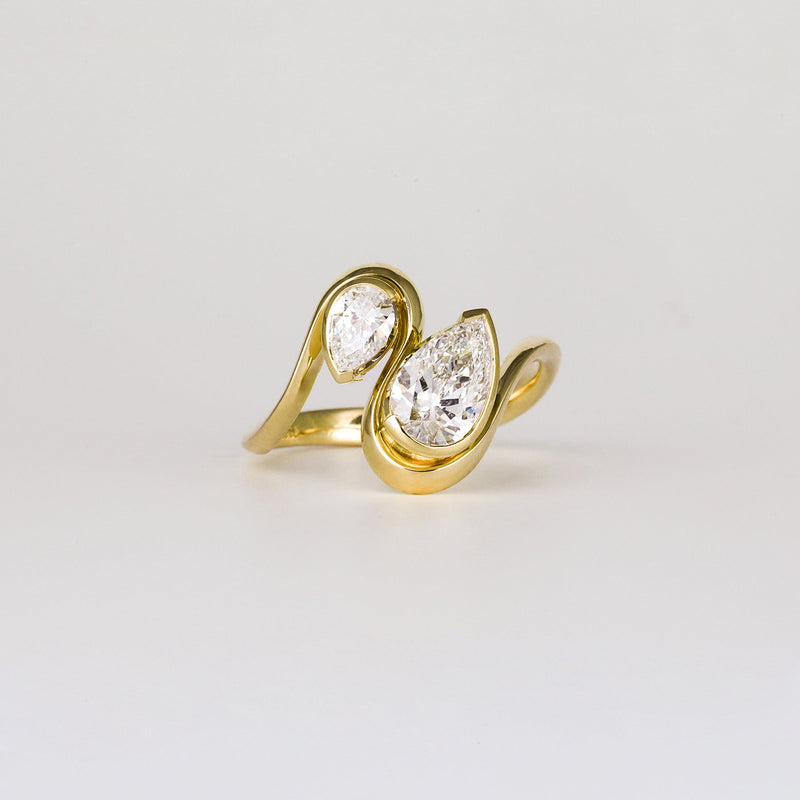 1.0CT-2.0CT Pear Cut Moissanite Unique Diamond Two Stone Engagement Ring
