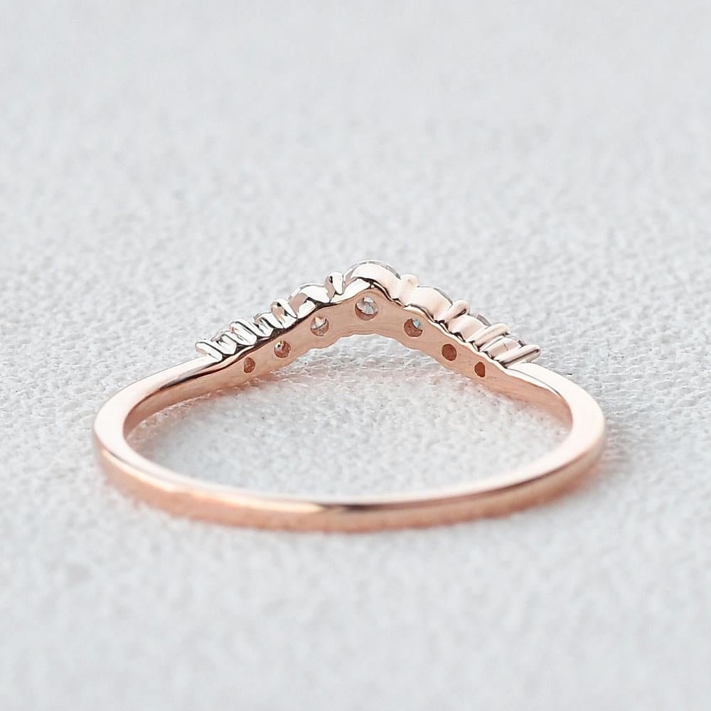 0.22CTW Round Brilliant Cut 1.50 MM Curved Bridal Wedding Band