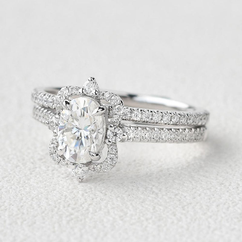 1.21CT Oval Cut Moissanite Vintage Halo Bridal Ring Set