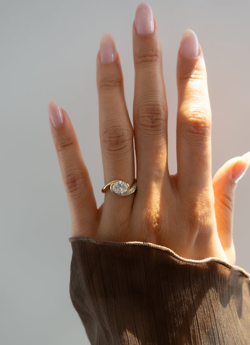 1.0CT-2.0CT Oval Cut Moissanite Unique Pave Diamond Engagement Ring