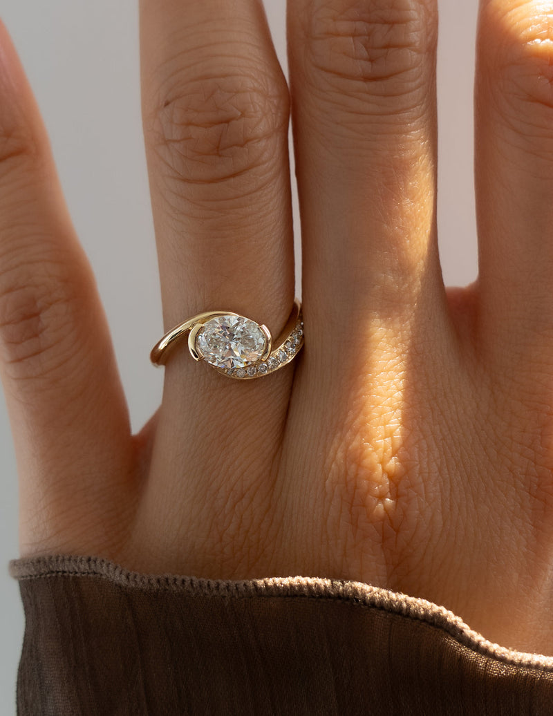 1.0CT-2.0CT Oval Cut Moissanite Unique Pave Diamond Engagement Ring