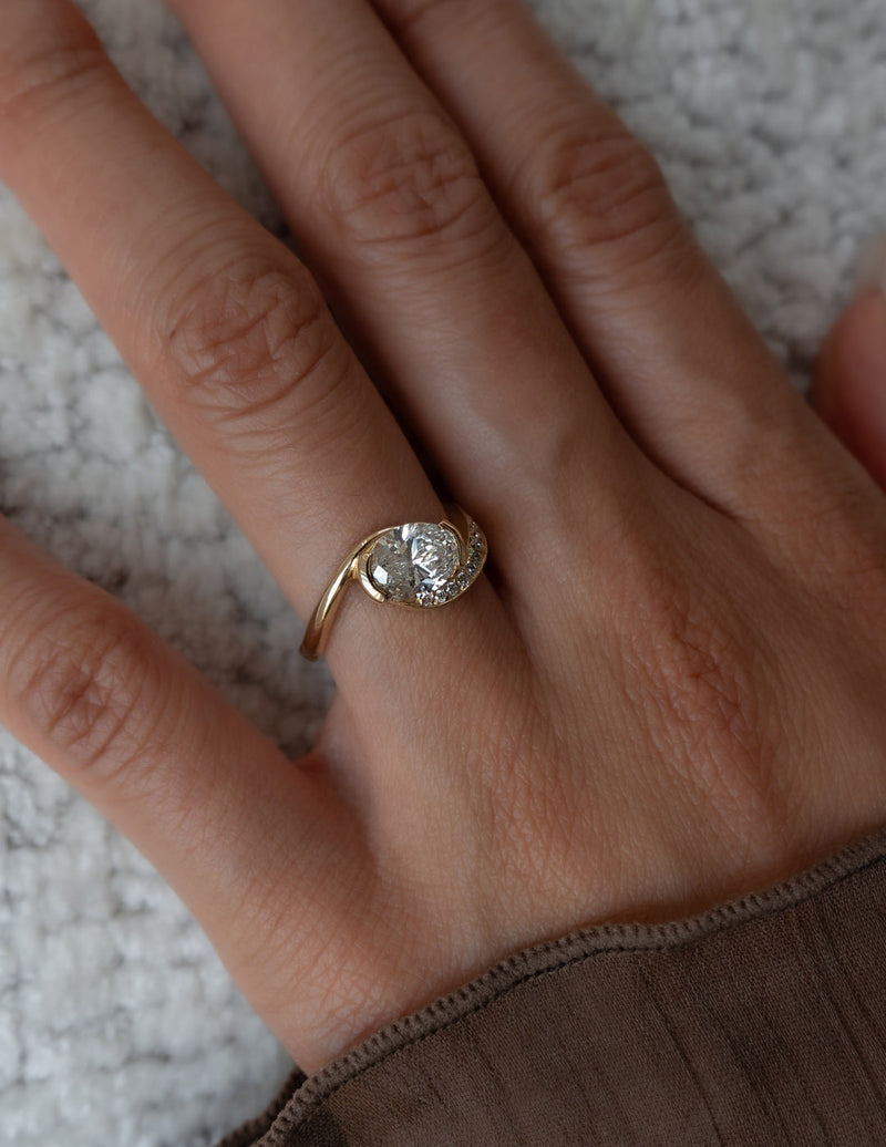 1.0CT-2.0CT Oval Cut Moissanite Unique Pave Diamond Engagement Ring