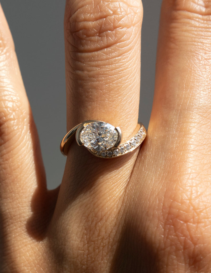 1.0CT-2.0CT Oval Cut Moissanite Unique Pave Diamond Engagement Ring