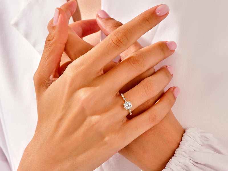 Alternating Marquise Side Stone Moissanite Engagement Ring (1.00 CT)