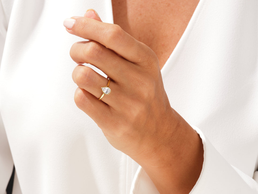 Bezel Pear Moissanite Engagement Ring (1.00 CT)