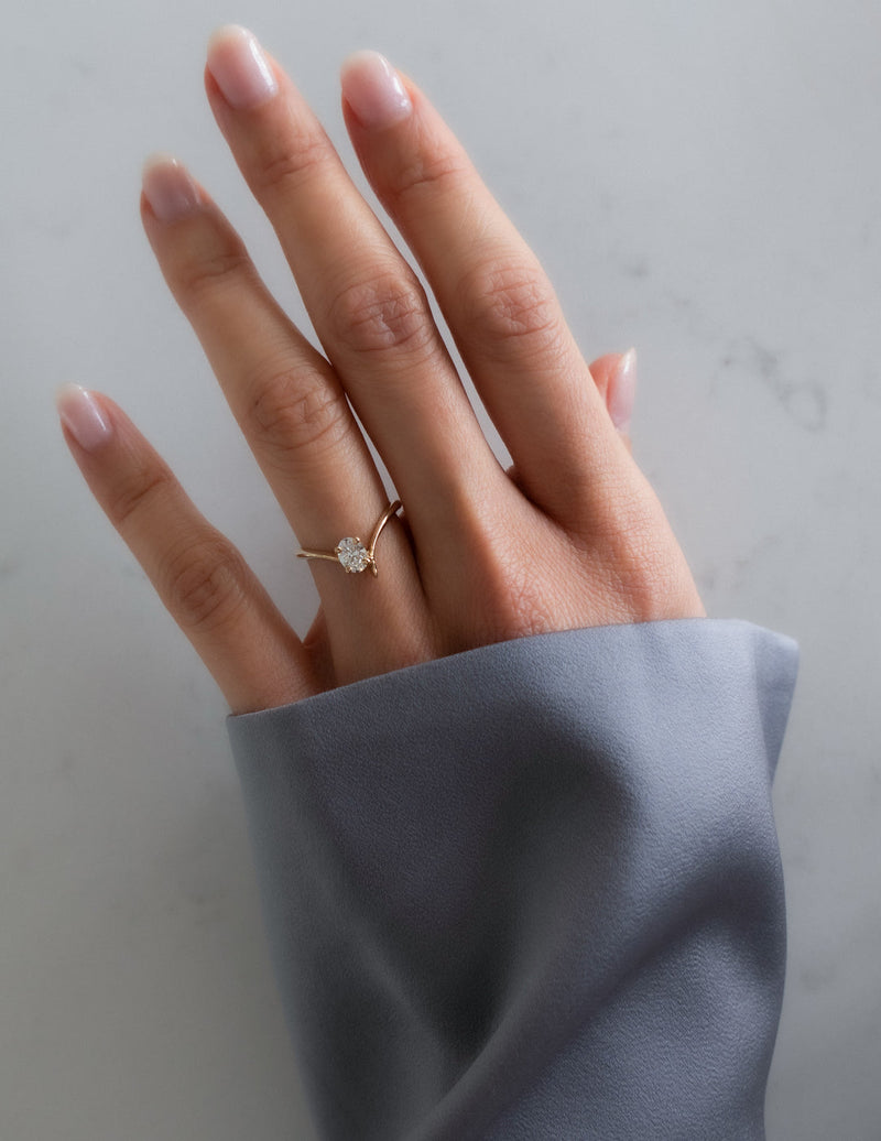 1.0CT-2.0CT Oval Cut Moissanite Unique Diamond Engagement Ring
