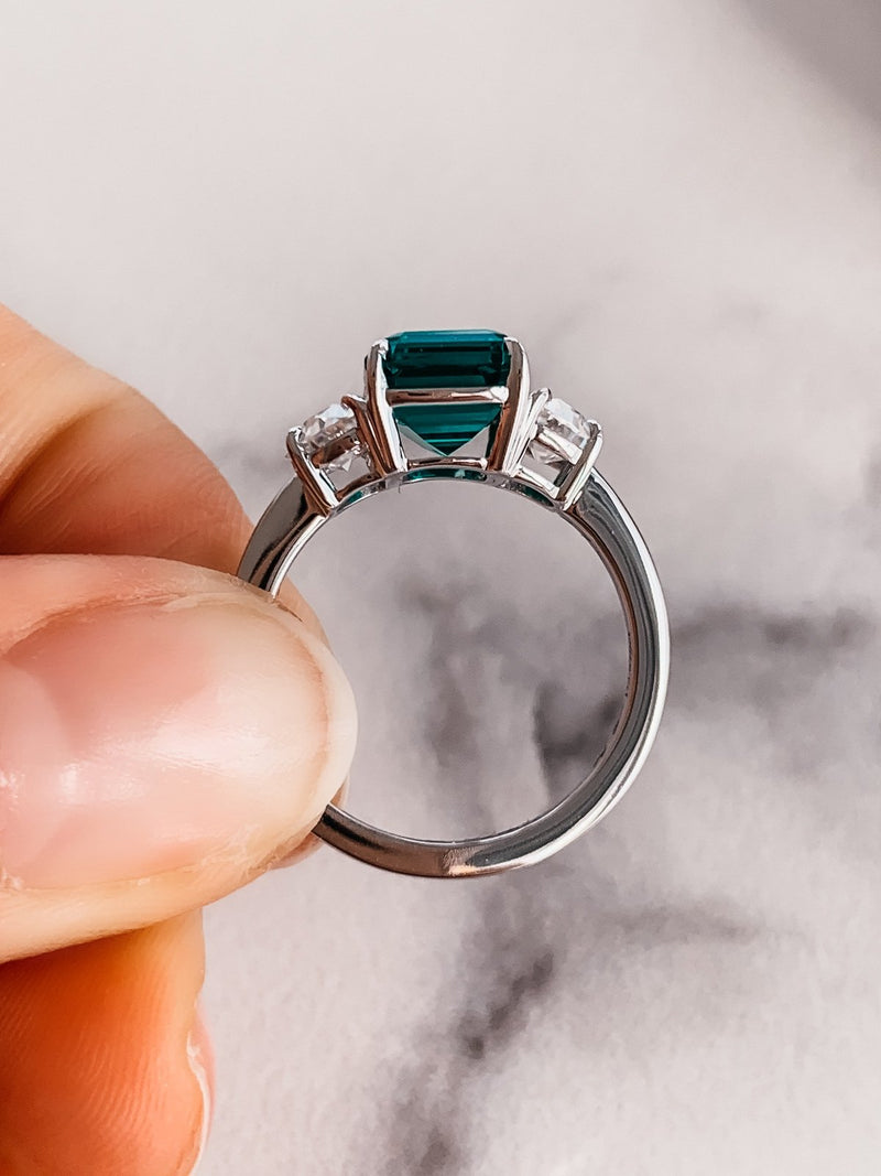 3.0CT Emerald Moissanite Green Three Stones Engagement Ring