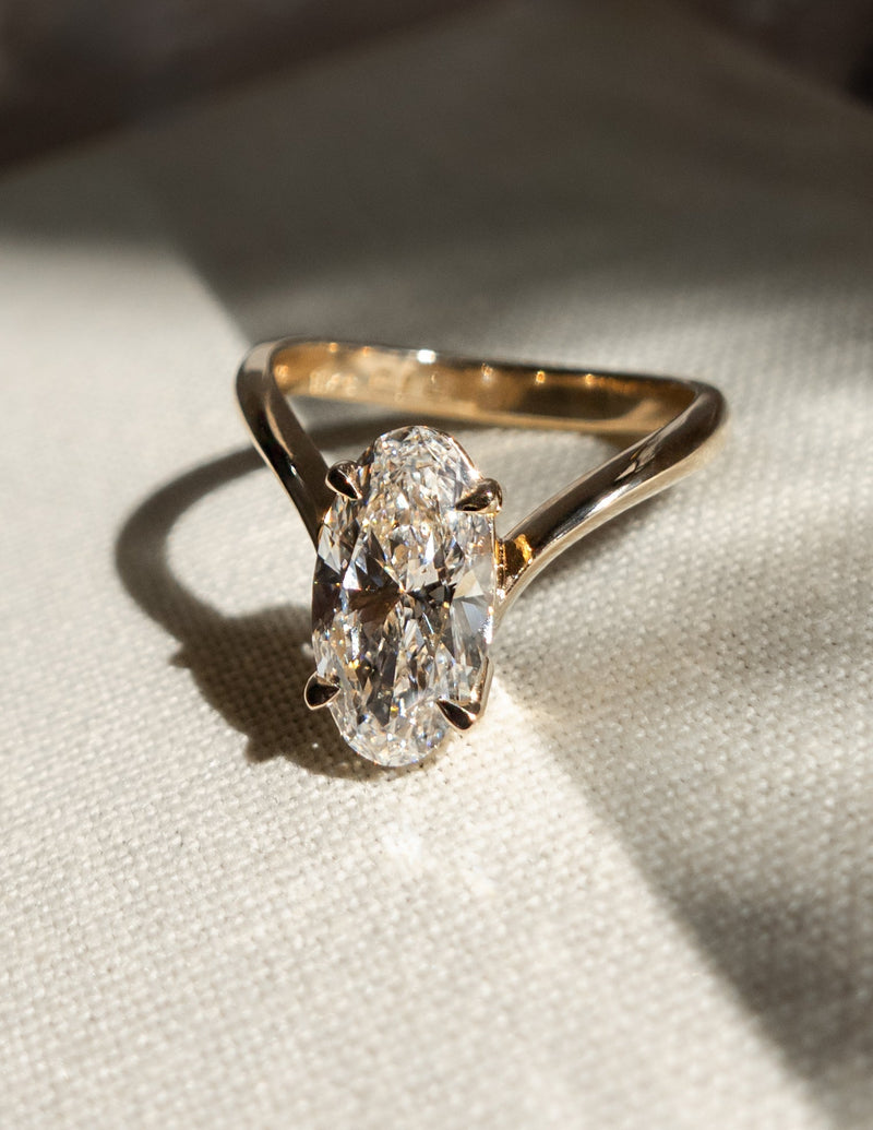 1.50CT-2.50CT Elongated Oval Cut Moissanite Diamond Eve Engagement Ring