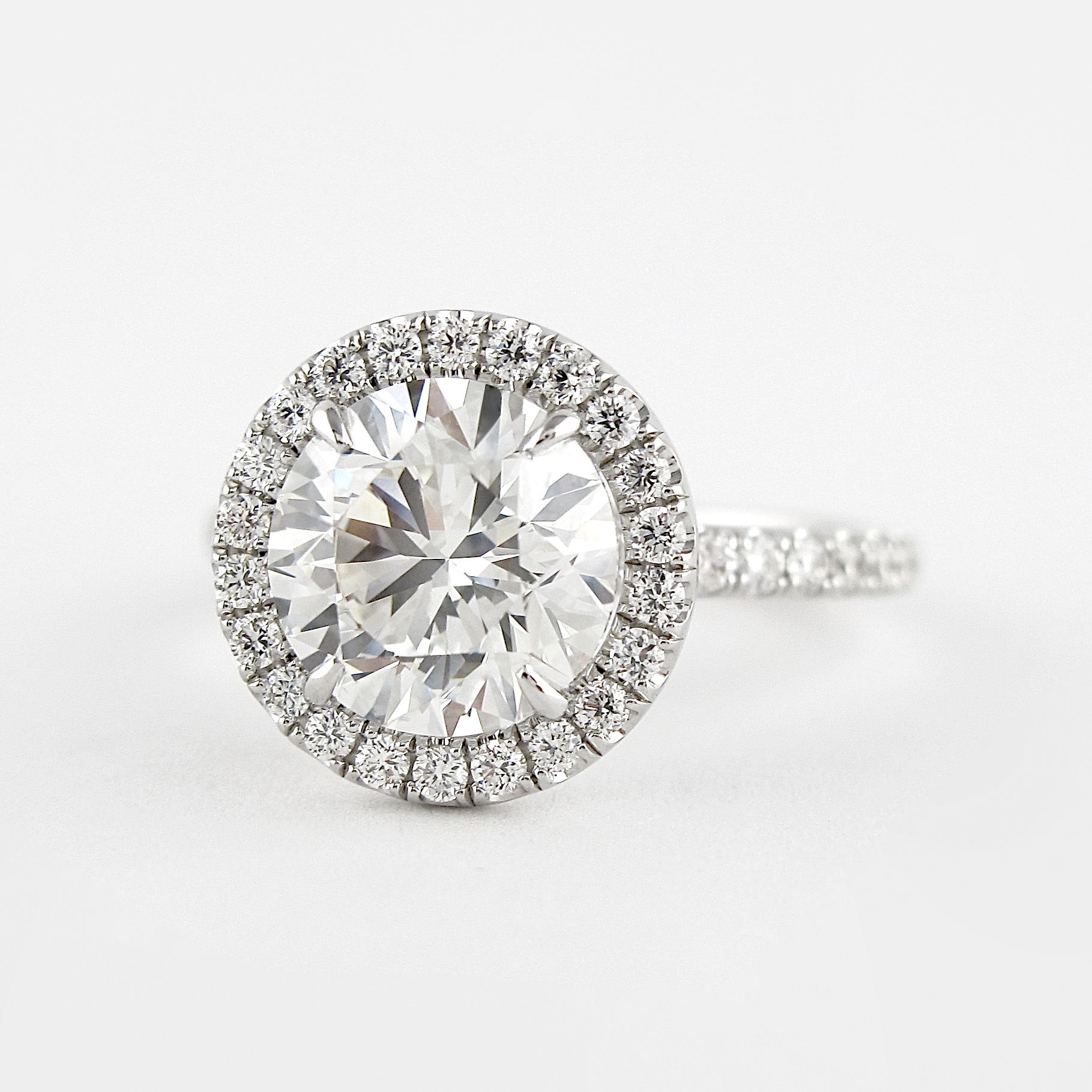 1.0CT Round Brilliant Cut Moissanite Diamond Halo Engagement Ring