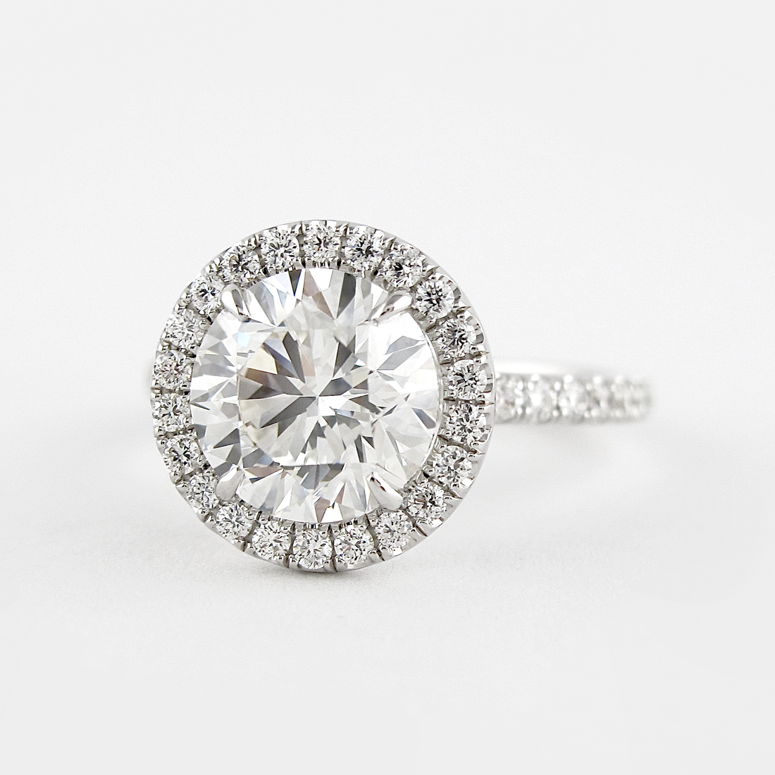 1.0CT Round Brilliant Cut Moissanite Diamond Halo Engagement Ring