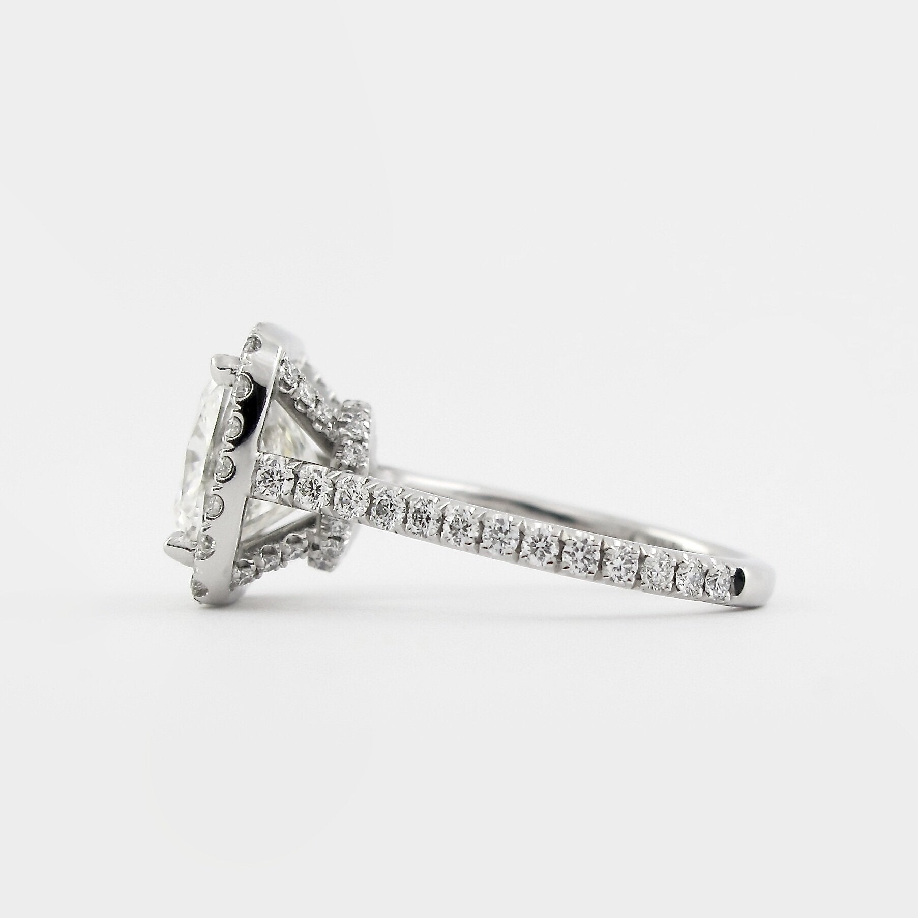 2.75CT Cushion Cut Moissanite Halo Diamond Engagement Ring