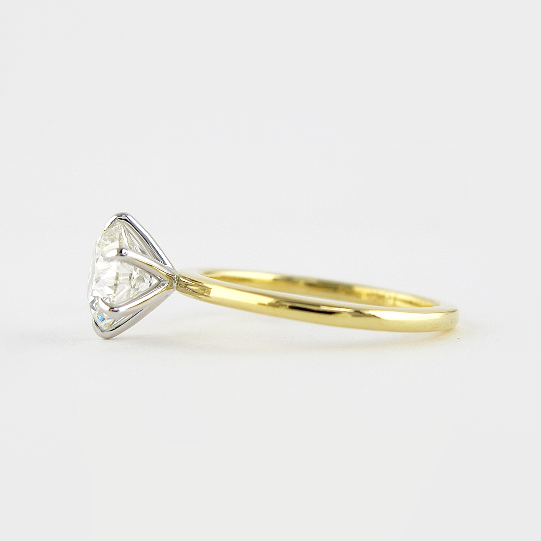1.0CT Round Cut Solitaire Style Moissanite Engagement Ring
