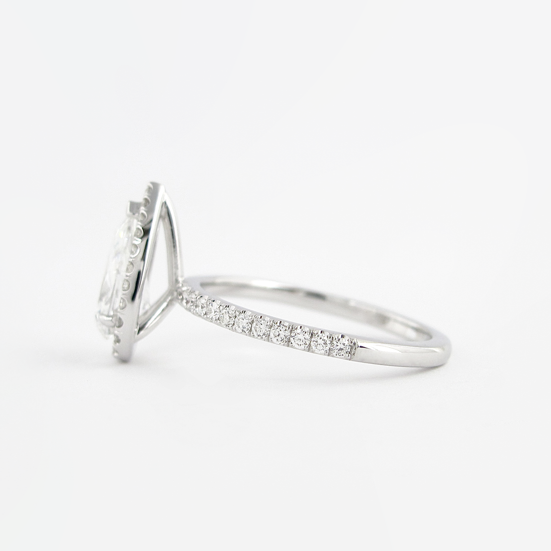 1.50CT Pear Moissanite Halo 3 Prongs Engagement Ring
