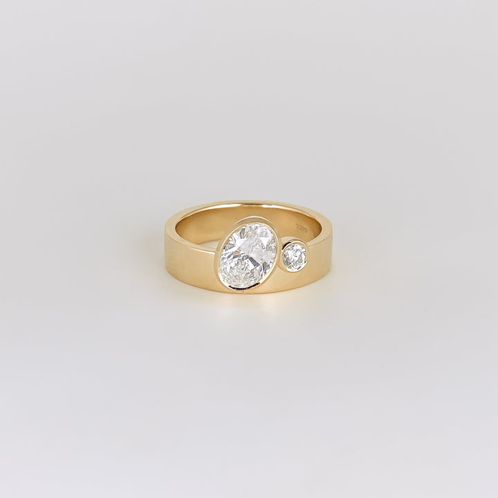 1.0CT-3.0CT Bezel Oval Cut Moissanite Diamond Unique Thick Engagement Ring