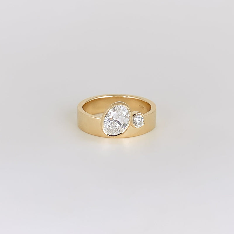 1.0CT-3.0CT Bezel Oval Cut Moissanite Diamond Unique Thick Engagement Ring