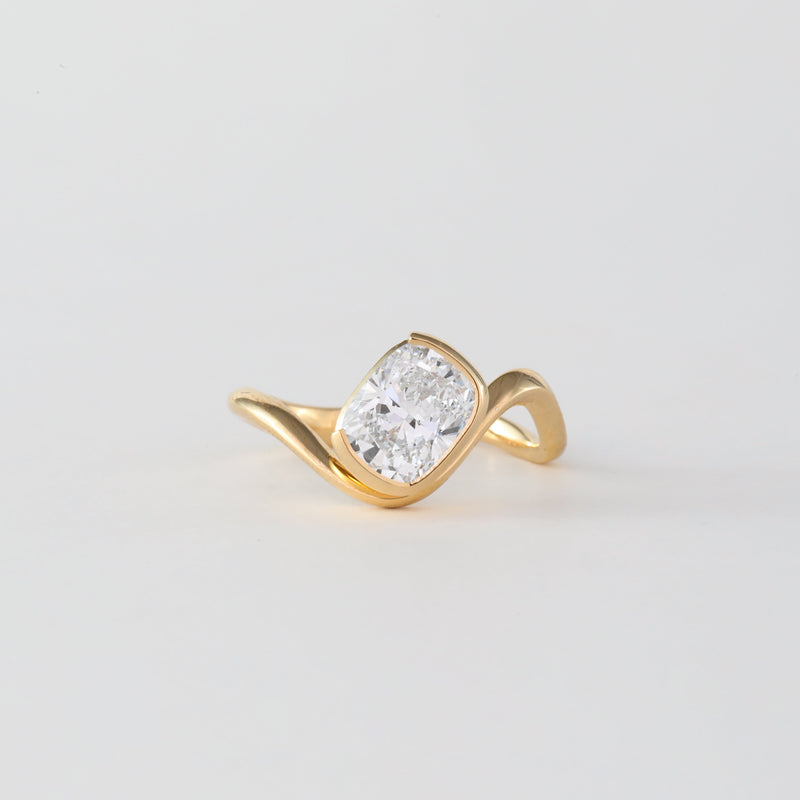 1.50CT-2.50CT Cushion Cut Diamond Unique Curved Engagement Ring