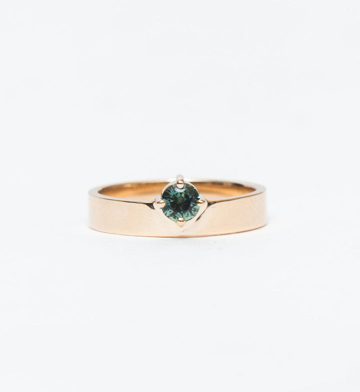 0.25CT-0.75CT Round Gradient Sapphire Monolith Engagement Ring