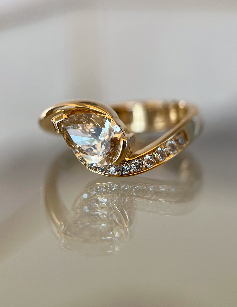 1.50CT-2.50CT Yellow Pear Cut Moissanite Diamond Antique Engagement Ring