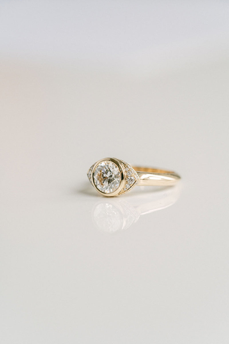 1.50CT-2.50CT Unique Bezel Round Cut Diamond Halo Engagement Ring