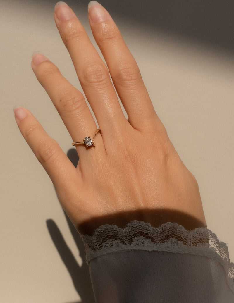 1.0CT-2.0CT Oval Cut Moissanite Unique Diamond Engagement Ring