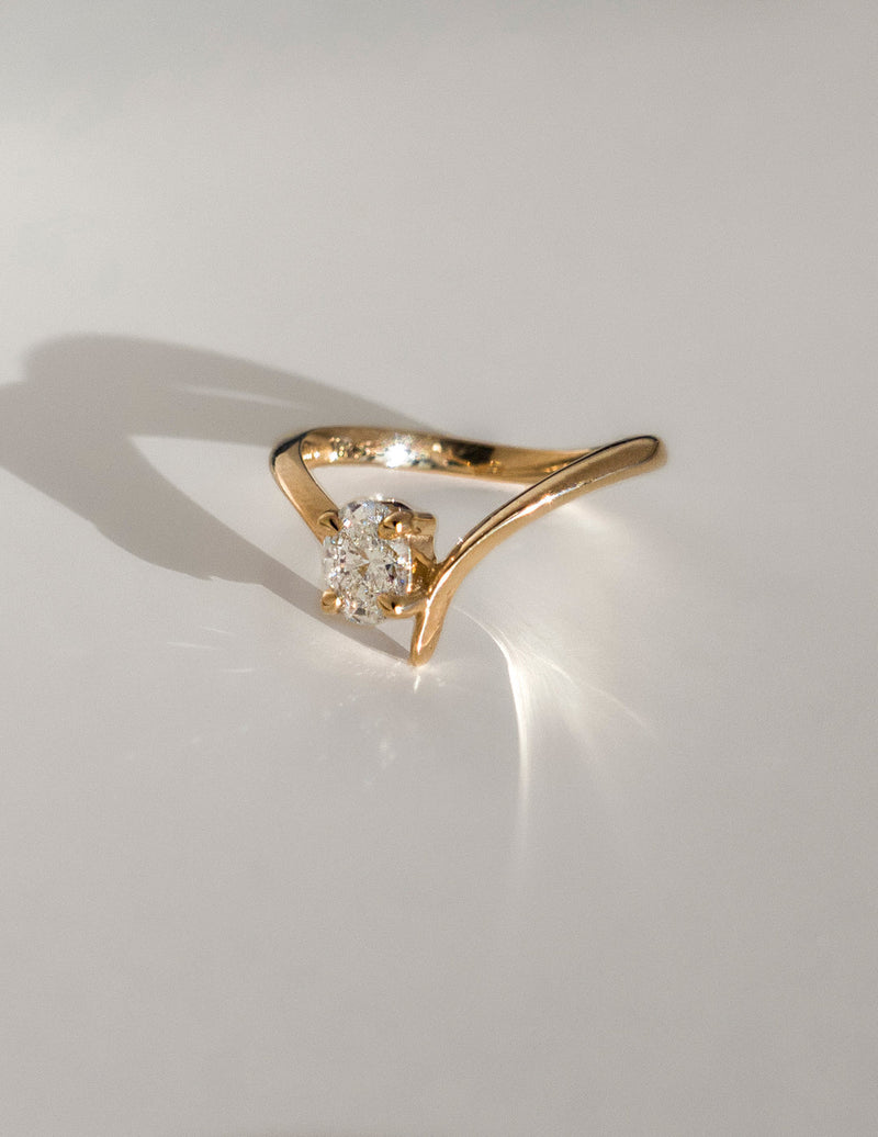 1.0CT-2.0CT Oval Cut Moissanite Unique Diamond Engagement Ring