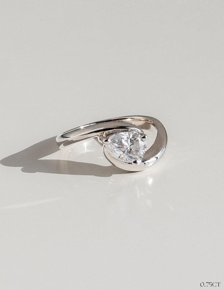 1.0CT-2.0CT Pear Cut Unique Moissanite Diamond Engagement Ring