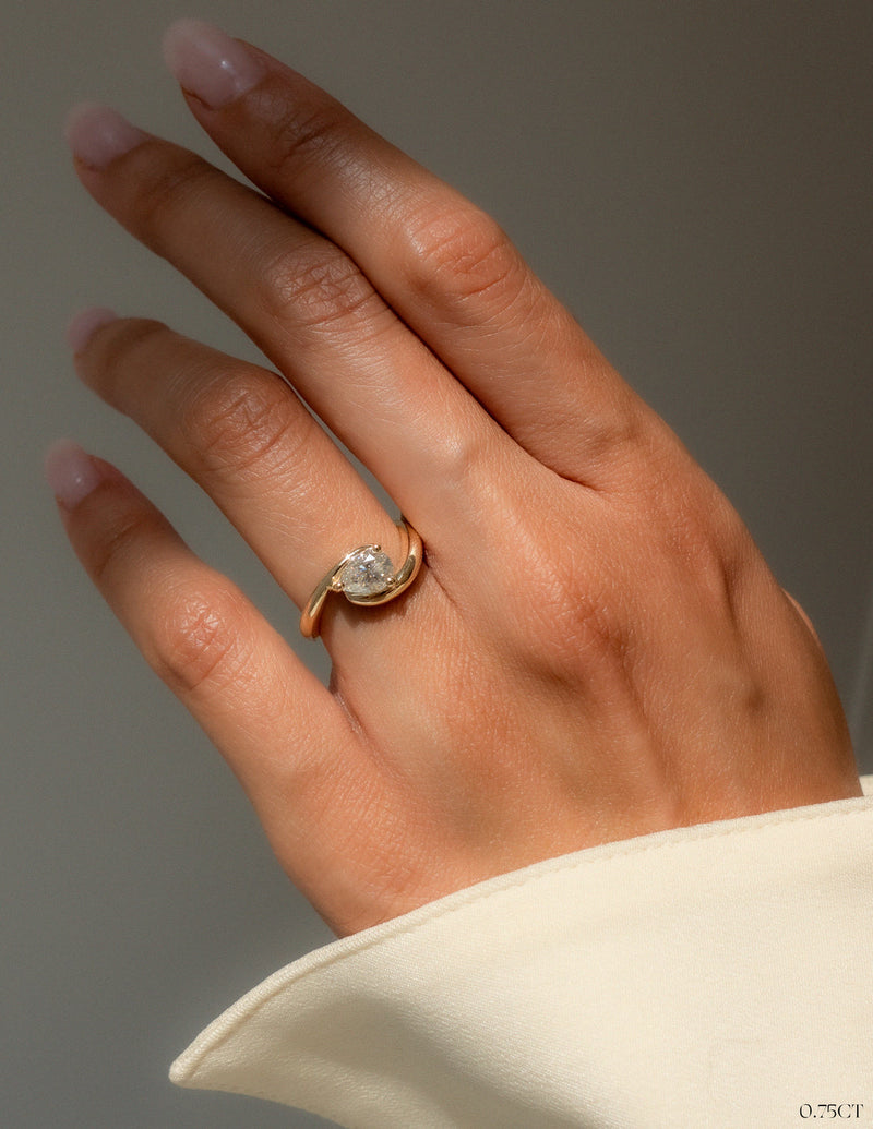 1.0CT-2.0CT Pear Cut Unique Moissanite Diamond Engagement Ring