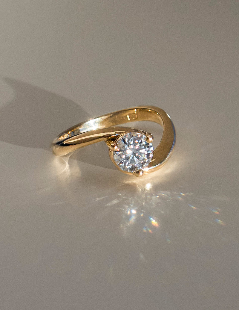 1.0CT-2.0CT Round Cut Moissanite Unique Diamond Engagement Ring