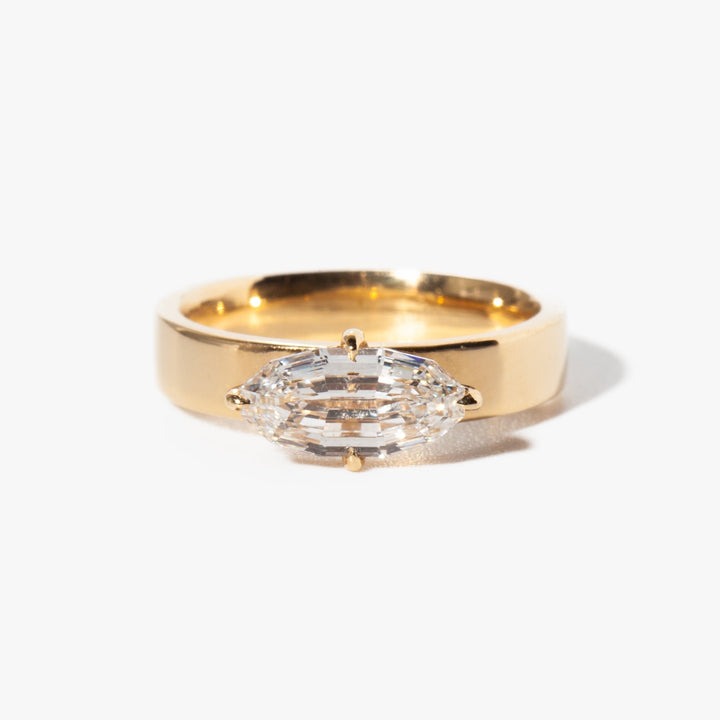 1.0CT-2.0CT Step-cut Oval Moissanite Diamond Engagement Ring