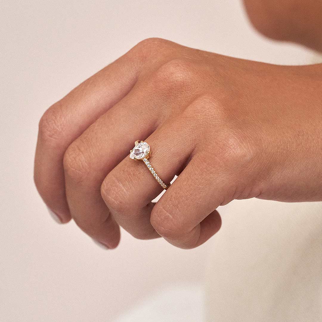 1.0 -3.0 CT Pear Shape CVD Diamond Pave Setting Engagement Ring