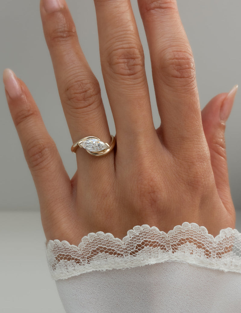 1.0CT-2.0CT Marquise Cut Moissanite Unique Diamond Engagement Ring