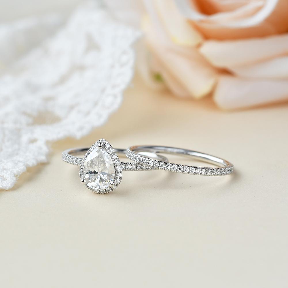 1.33CT Pear Cut Moissanite Halo Bridal Ring Set
