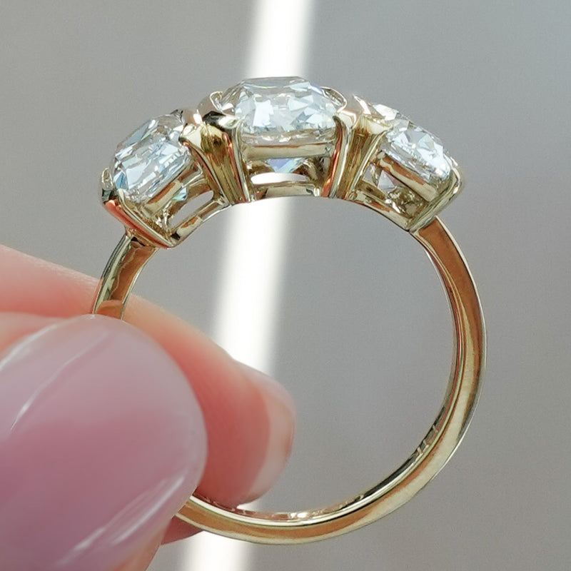 antique-style-triad-engagement-ring-gold-mercado