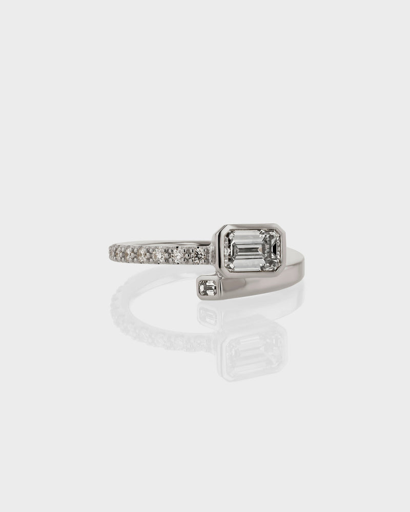 1.0CT-3.0CT Emerald Cut Moissanite Diamond Unique Bezel Engagement Ring