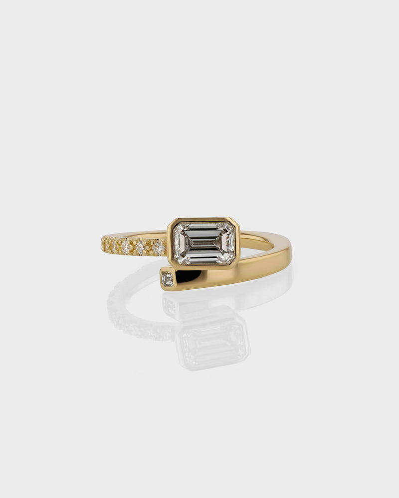 1.0CT-3.0CT Emerald Cut Moissanite Diamond Unique Bezel Engagement Ring
