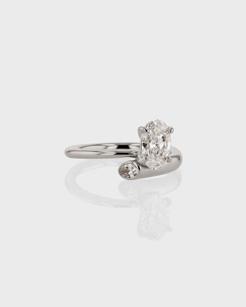 1.0CT-3.0CT Oval Cut Moissanite Diamond Unique Solitaire Engagement Ring