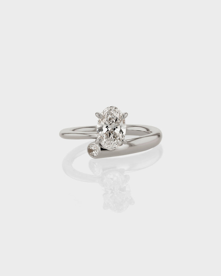 1.0CT-3.0CT Oval Cut Moissanite Diamond Unique Solitaire Engagement Ring