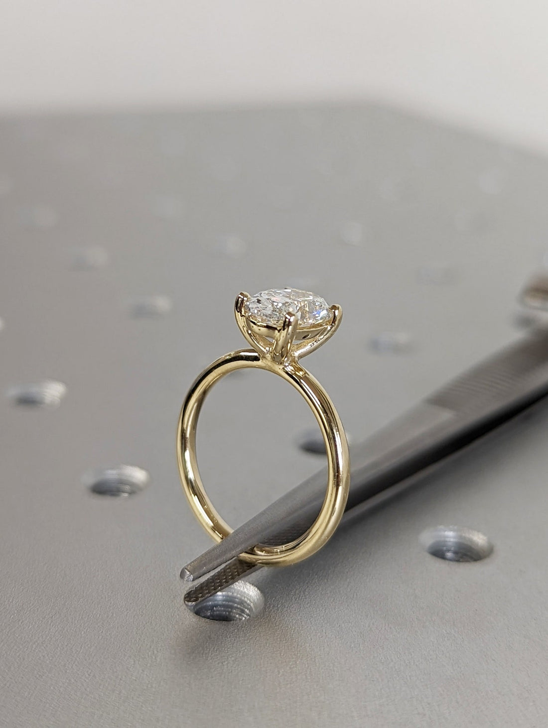 1.50 - 3.50 CT Oval CVD Diamond Solitaire Engagement Ring