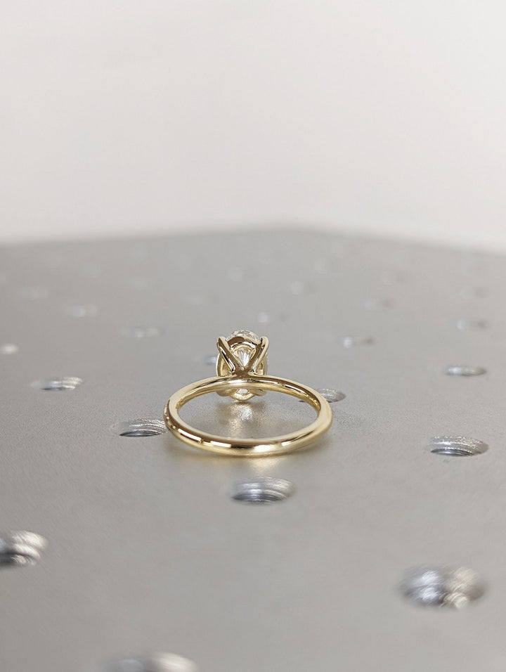 1.50 - 3.50 CT Oval CVD Diamond Solitaire Engagement Ring