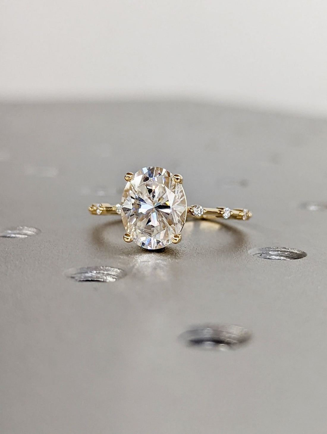 1.50-3.50 CT Oval CVD Diamond Dainty Engagement Ring