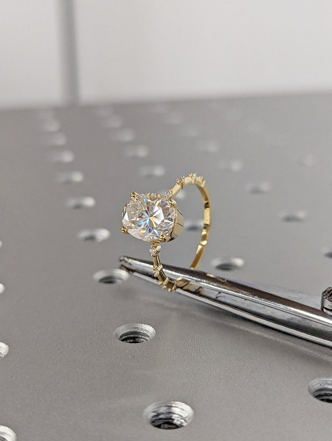 1.50-3.50 CT Oval CVD Diamond Dainty Engagement Ring